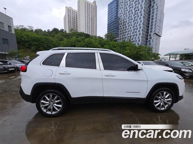 JEEP 체로키(KL) 2.4 론지튜드 하이 AWD 2018 - photo 5 - Import Corée du Sud | International Cars