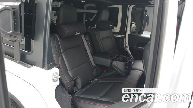 JEEP 랭글러 (JL) 2.0 루비콘 4도어 2025 - photo 17 - Import Corée du Sud | International Cars