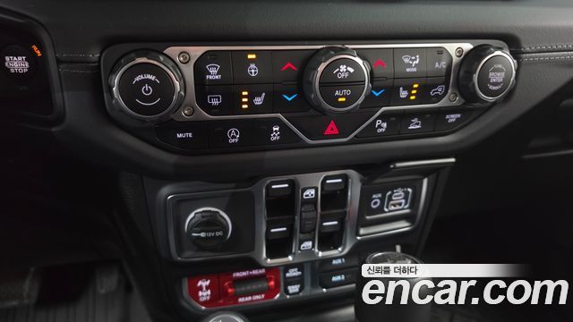 JEEP 랭글러 (JL) 2.0 루비콘 4도어 2025 - photo 31 - Import Corée du Sud | International Cars