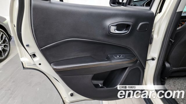 JEEP 컴패스 2세대 2.4 리미티드 AWD 2019 - photo 15 - Import Corée du Sud | International Cars