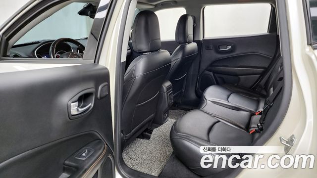 JEEP 컴패스 2세대 2.4 리미티드 AWD 2019 - photo 16 - Import Corée du Sud | International Cars