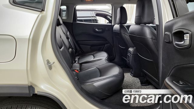 JEEP 컴패스 2세대 2.4 리미티드 AWD 2019 - photo 18 - Import Corée du Sud | International Cars