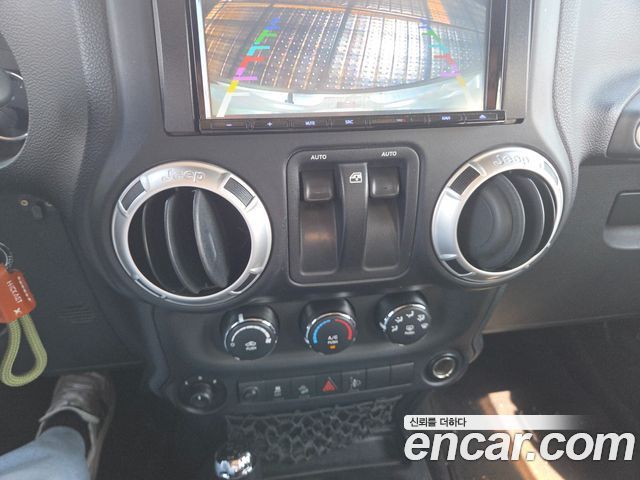 JEEP 랭글러 (JK) 2.8 디젤 사하라 2도어 2011 - photo 14 - Import Corée du Sud | International Cars
