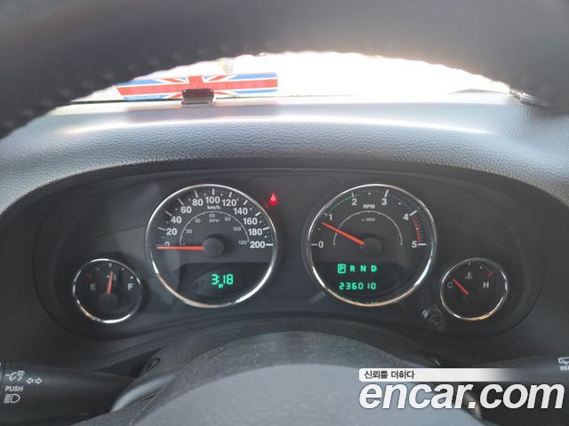 JEEP 랭글러 (JK) 2.8 디젤 사하라 2도어 2011 - photo 18 - Import Corée du Sud | International Cars