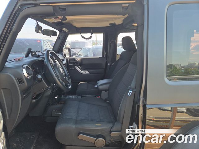 JEEP 랭글러 (JK) 2.8 디젤 사하라 2도어 2011 - photo 4 - Import Corée du Sud | International Cars