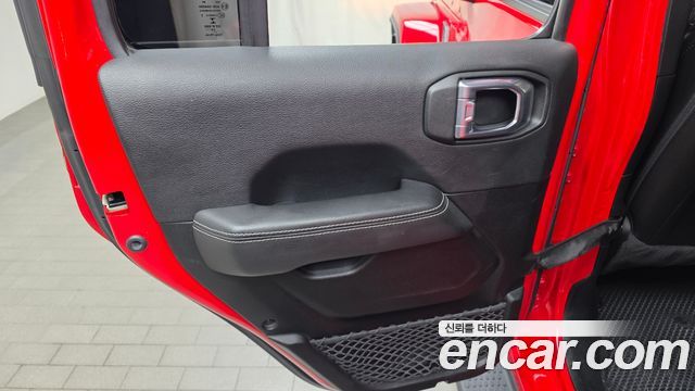 JEEP 랭글러 (JL) 2.0 오버랜드 4도어 2021 - photo 15 - Import Corée du Sud | International Cars