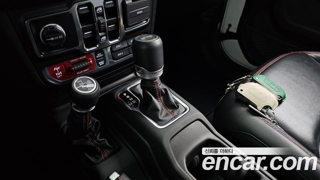 JEEP 랭글러 (JL) 2.0 루비콘 파워 탑 4도어 2023 - photo 12 - Import Corée du Sud | International Cars