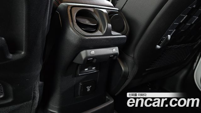JEEP 랭글러 (JL) 2.0 루비콘 파워 탑 4도어 2023 - photo 30 - Import Corée du Sud | International Cars