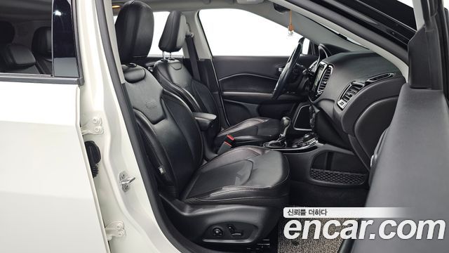 JEEP 컴패스 2세대 2.4 리미티드 AWD 2019 - photo 10 - Import Corée du Sud | International Cars