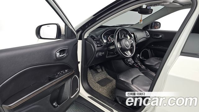 JEEP 컴패스 2세대 2.4 리미티드 AWD 2019 - photo 11 - Import Corée du Sud | International Cars