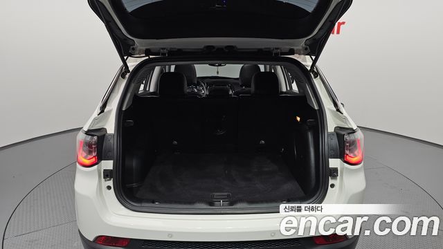 JEEP 컴패스 2세대 2.4 리미티드 AWD 2019 - photo 20 - Import Corée du Sud | International Cars