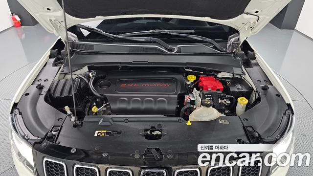 JEEP 컴패스 2세대 2.4 리미티드 AWD 2019 - photo 6 - Import Corée du Sud | International Cars