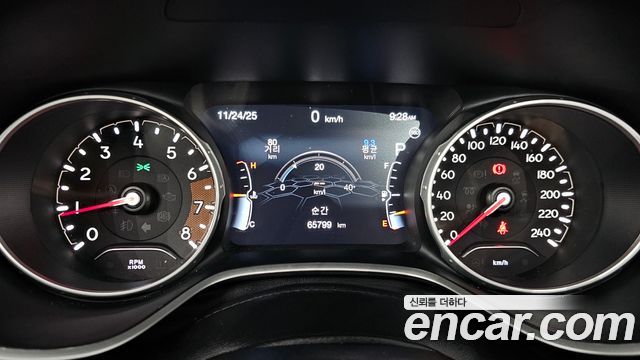 JEEP 컴패스 2세대 2.4 리미티드 AWD 2019 - photo 8 - Import Corée du Sud | International Cars
