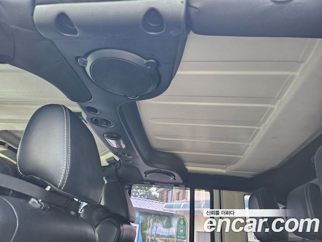 JEEP 랭글러 (JK) 2.8 디젤 사하라 4도어 2012 - photo 13 - Import Corée du Sud | International Cars