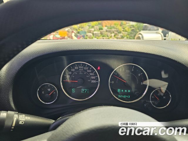 JEEP 랭글러 (JK) 2.8 디젤 사하라 4도어 2012 - photo 9 - Import Corée du Sud | International Cars