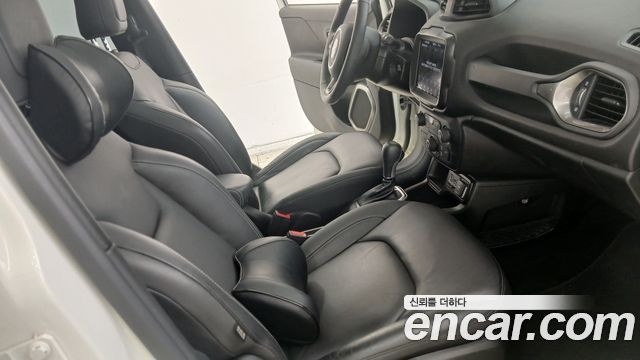 JEEP 레니게이드 2.4 리미티드 2021 - photo 17 - Import Corée du Sud | International Cars