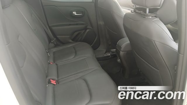 JEEP 레니게이드 2.4 리미티드 2021 - photo 18 - Import Corée du Sud | International Cars