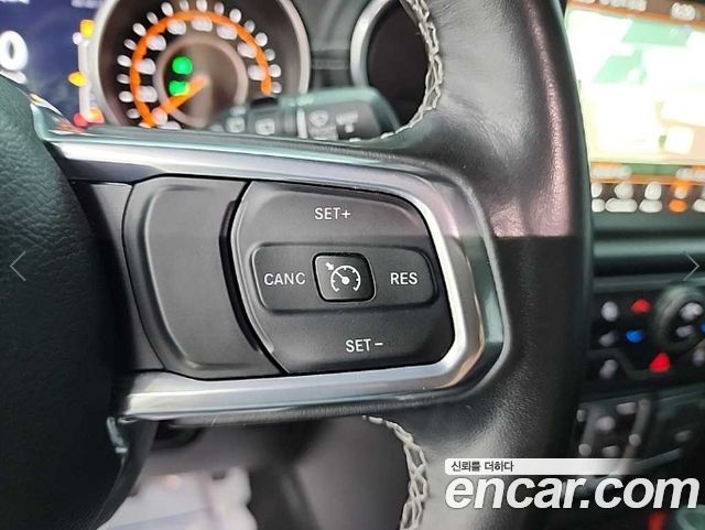 JEEP 랭글러 (JL) 2.0 오버랜드 4도어 2022 - photo 17 - Import Corée du Sud | International Cars