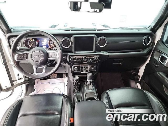 JEEP 랭글러 (JL) 2.0 오버랜드 4도어 2022 - photo 23 - Import Corée du Sud | International Cars