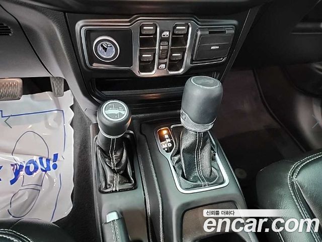 JEEP 랭글러 (JL) 2.0 오버랜드 4도어 2022 - photo 8 - Import Corée du Sud | International Cars