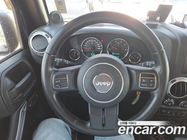 JEEP 랭글러 (JK) 2.8 디젤 루비콘 2도어 2011 - photo 11 - Import Corée du Sud | International Cars