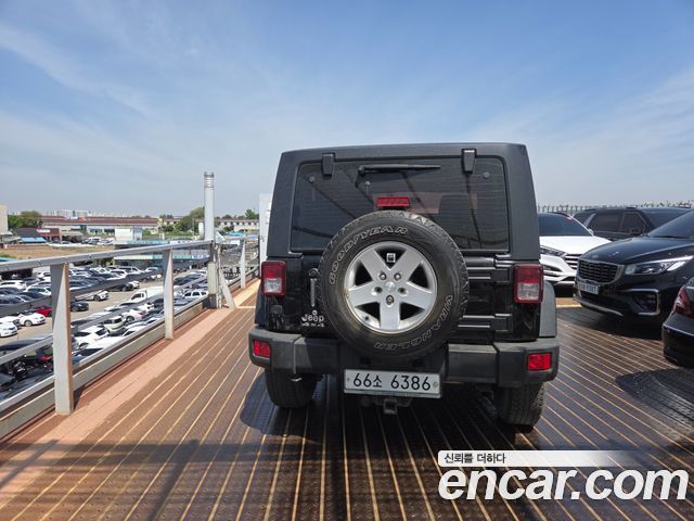 JEEP 랭글러 (JK) 2.8 디젤 루비콘 2도어 2011 - photo 2 - Import Corée du Sud | International Cars
