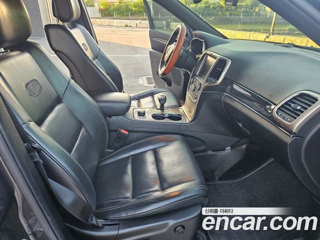 JEEP 그랜드 체로키 3.0 디젤 오버랜드 2015 - photo 10 - Import Corée du Sud | International Cars