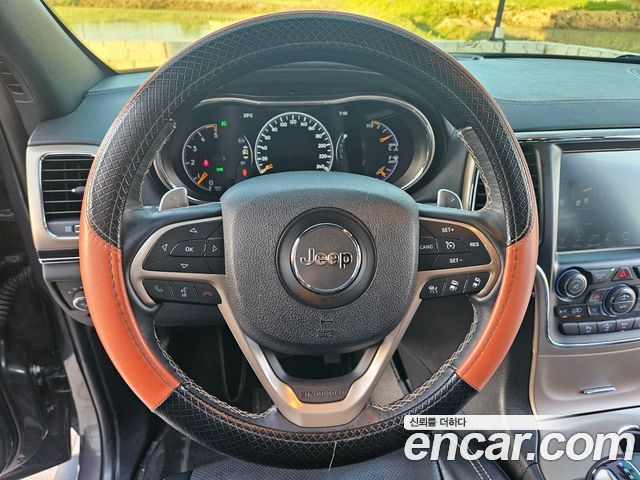 JEEP 그랜드 체로키 3.0 디젤 오버랜드 2015 - photo 12 - Import Corée du Sud | International Cars