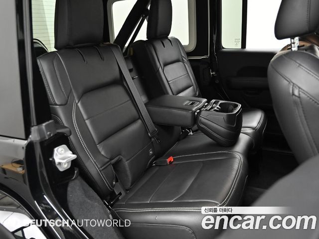 JEEP 랭글러 (JL) 2.0 오버랜드 4도어 2019 - photo 12 - Import Corée du Sud | International Cars