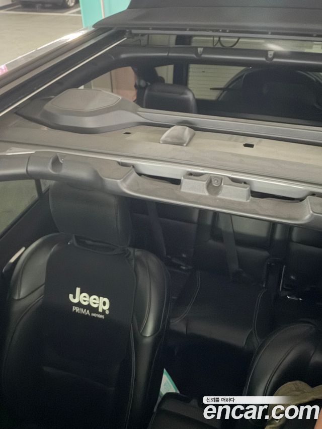 JEEP 랭글러 (JL) 2.0 오버랜드 파워 탑 4도어 2021 - photo 11 - Import Corée du Sud | International Cars