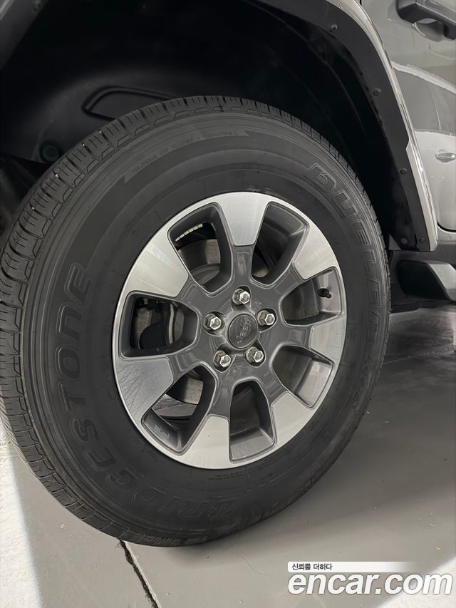 JEEP 랭글러 (JL) 2.0 오버랜드 파워 탑 4도어 2021 - photo 6 - Import Corée du Sud | International Cars