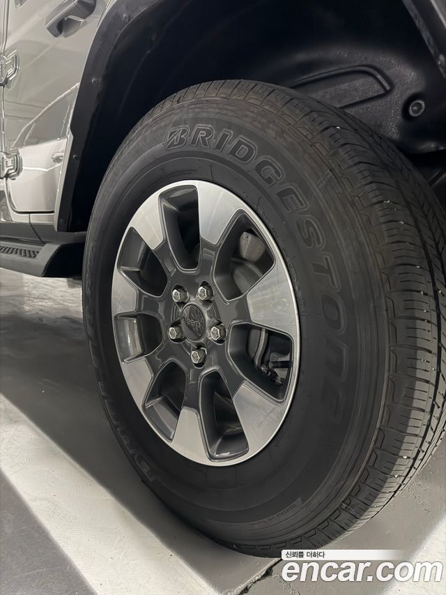 JEEP 랭글러 (JL) 2.0 오버랜드 파워 탑 4도어 2021 - photo 7 - Import Corée du Sud | International Cars