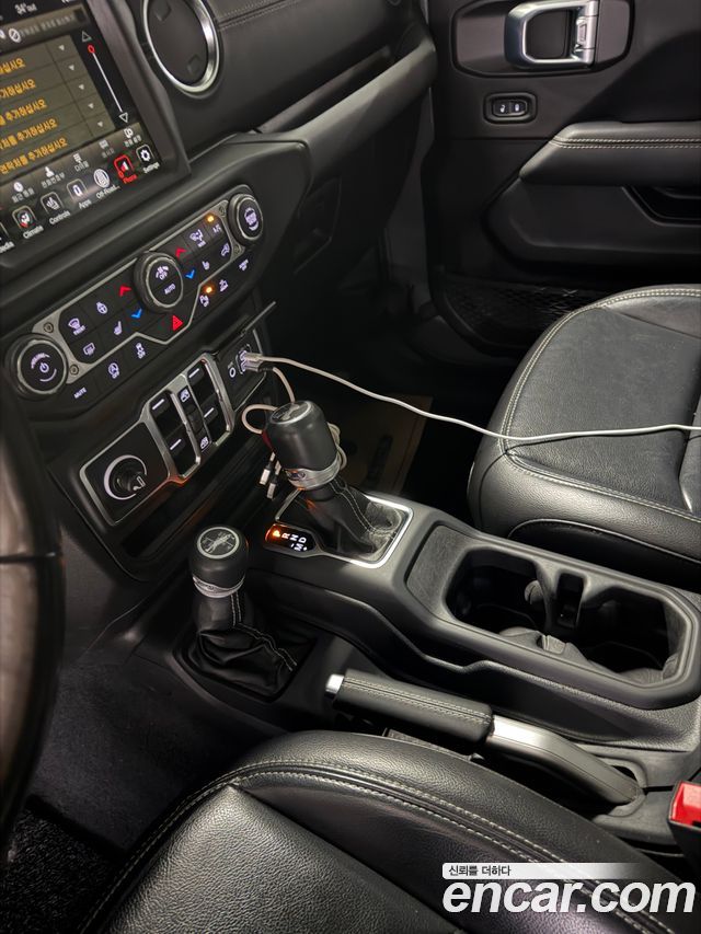 JEEP 랭글러 (JL) 2.0 오버랜드 파워 탑 4도어 2021 - photo 9 - Import Corée du Sud | International Cars