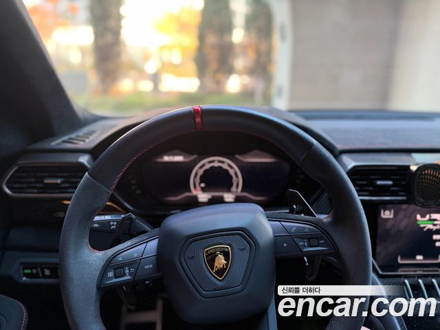 LAMBORGHINI Urus 4.0 V8 퍼포만테 2023 - photo 12 - Import Corée du Sud | International Cars