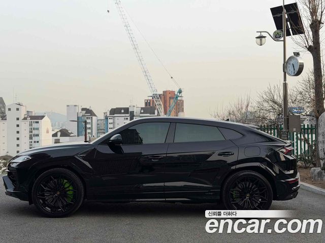LAMBORGHINI Urus 4.0 V8 SE 2026 - photo 3 - Import Corée du Sud | International Cars