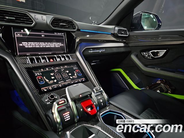 LAMBORGHINI Urus 4.0 V8 퍼포만테 2024 - photo 17 - Import Corée du Sud | International Cars