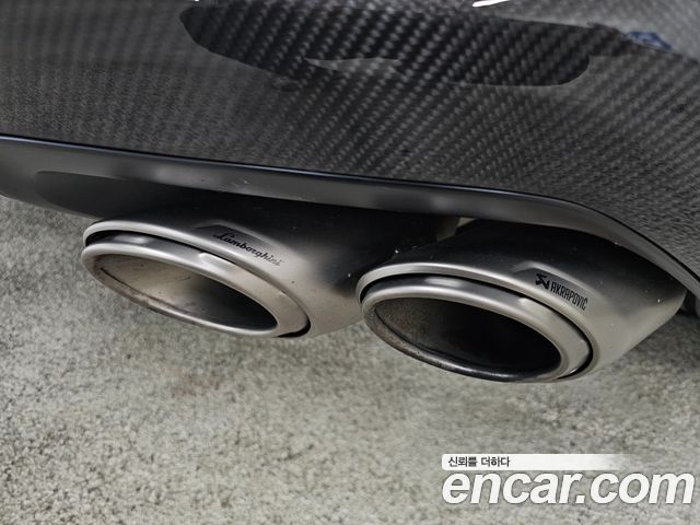 LAMBORGHINI Urus 4.0 V8 퍼포만테 2024 - photo 9 - Import Corée du Sud | International Cars