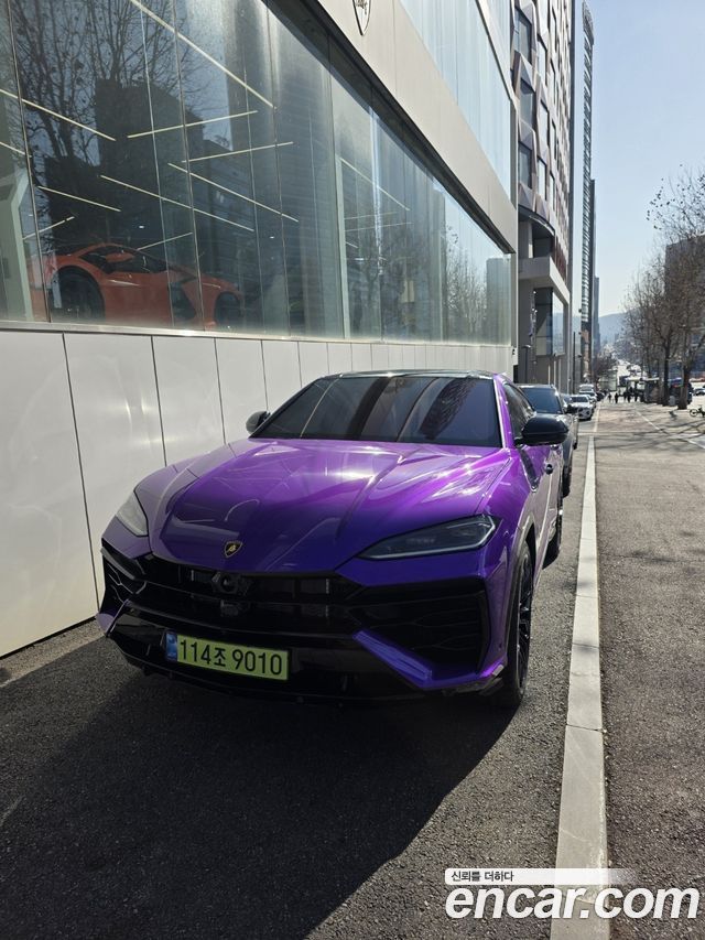 LAMBORGHINI Urus 4.0 V8 SE 2025