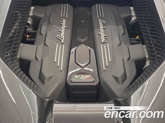 LAMBORGHINI Revuelto 6.5 V12 2025 - photo 5 - Import Corée du Sud | International Cars