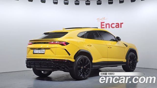 LAMBORGHINI Urus 4.0 V8 2022 - photo 2 - Import Corée du Sud | International Cars