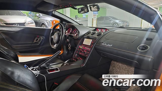 LAMBORGHINI 가야르도 LP560-4 비콜로레 2012 - photo 7 - Import Corée du Sud | International Cars