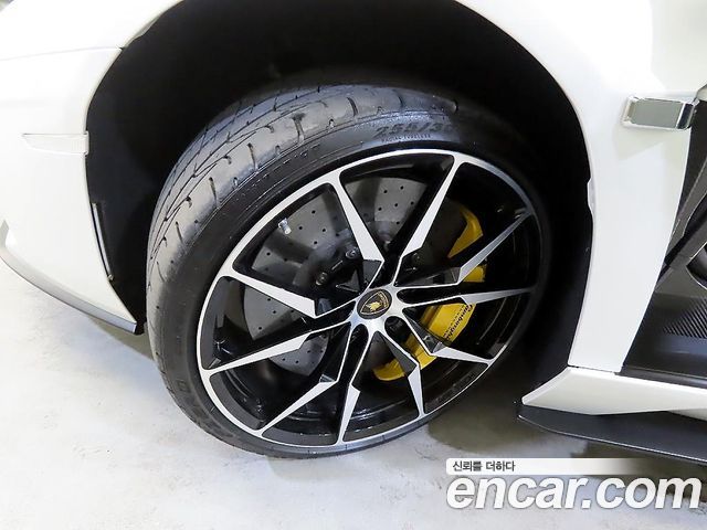 LAMBORGHINI Aventador S LP740-4 2018 - photo 20 - Import Corée du Sud | International Cars