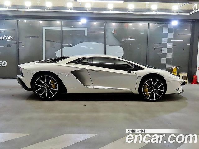 LAMBORGHINI Aventador S LP740-4 2018 - photo 3 - Import Corée du Sud | International Cars