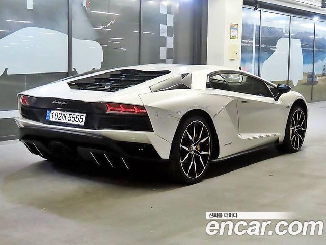LAMBORGHINI Aventador S LP740-4 2018 - photo 4 - Import Corée du Sud | International Cars