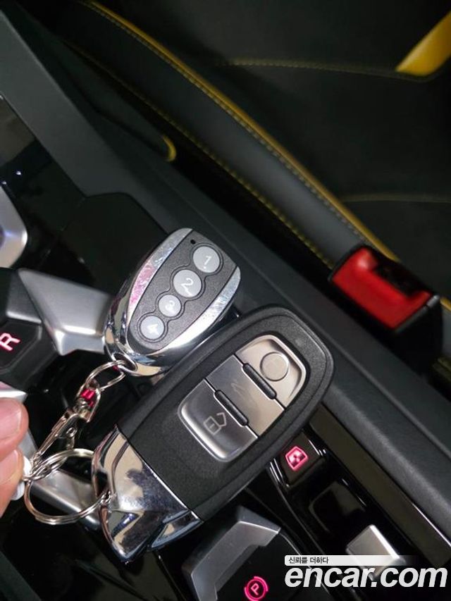 LAMBORGHINI Huracán LP640-4 EVO Spyder 2020 - photo 17 - Import Corée du Sud | International Cars