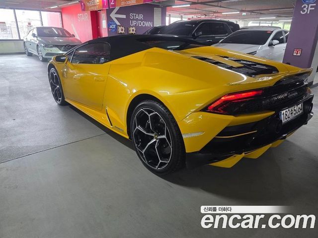 LAMBORGHINI Huracán LP640-4 EVO Spyder 2020 - photo 2 - Import Corée du Sud | International Cars