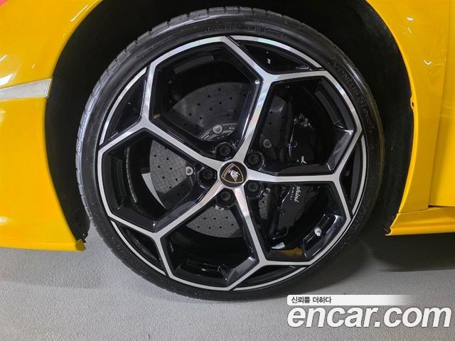 LAMBORGHINI Huracán LP640-4 EVO Spyder 2020 - photo 5 - Import Corée du Sud | International Cars