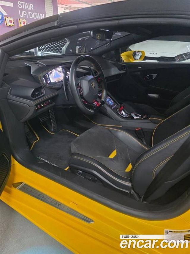 LAMBORGHINI Huracán LP640-4 EVO Spyder 2020 - photo 8 - Import Corée du Sud | International Cars