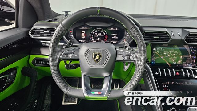 LAMBORGHINI Urus 4.0 V8 2022 - photo 13 - Import Corée du Sud | International Cars