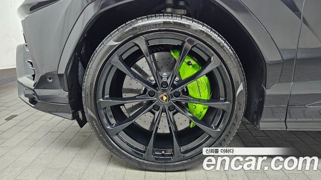 LAMBORGHINI Urus 4.0 V8 2022 - photo 5 - Import Corée du Sud | International Cars